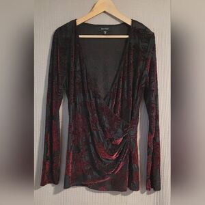 Karen Kane Women's Black and Red Floral Top